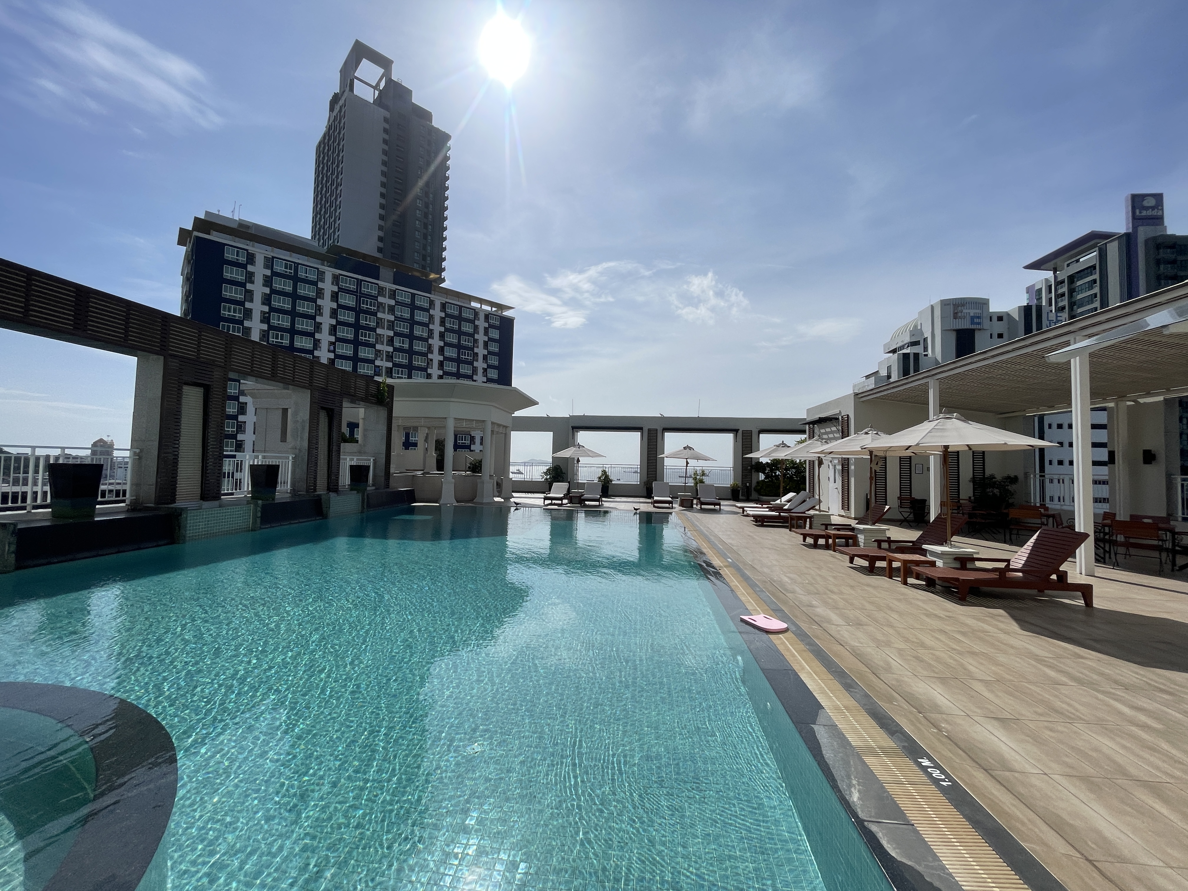 시라차 시내 다색 골프 여행 패키지